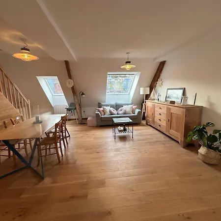 Duplex Spacieux Et Lumineux Au Coeur De Apartament