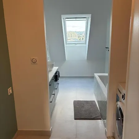 Duplex Spacieux Et Lumineux Au Coeur De *